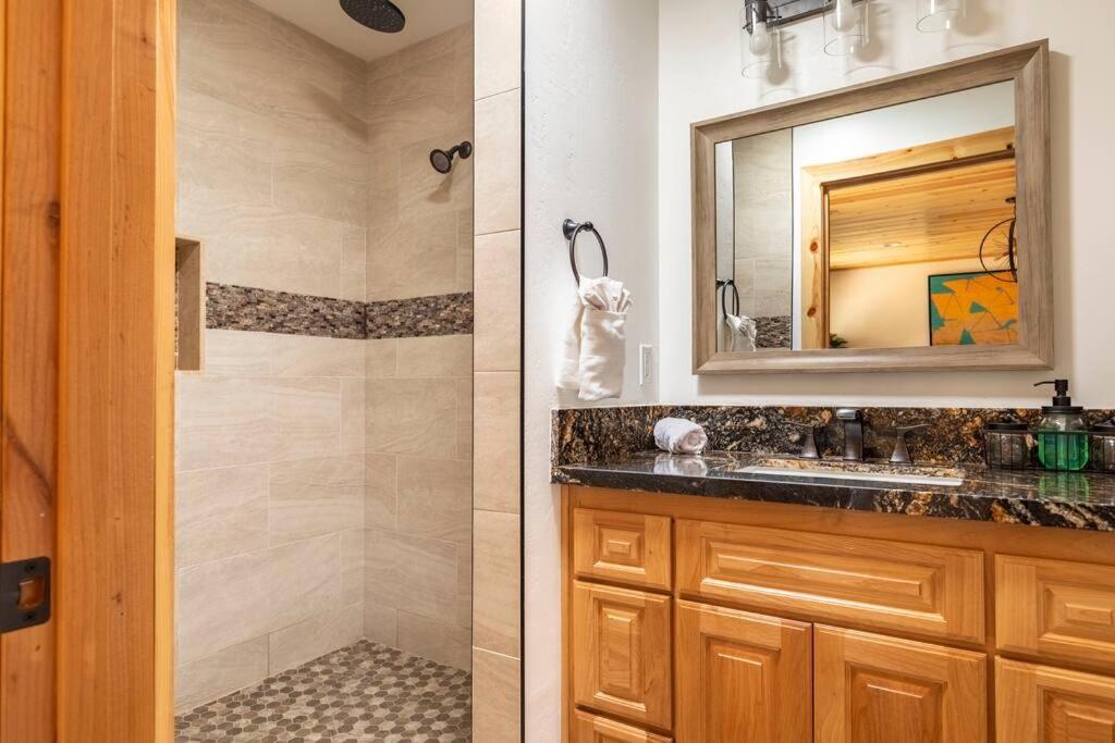 Modern Family Cabin Mins To Lake, Slopes & Hikes Big Bear City Eksteriør bilde